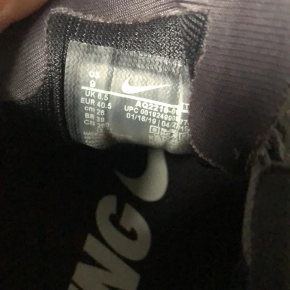 NIKE- RUNNING SHOES - Picture 5 of 5